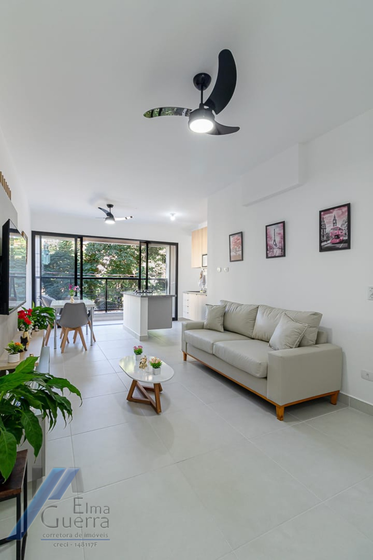 Ubatuba, Praia do Tenório - Apartamento com 02 suites e área de lazer.