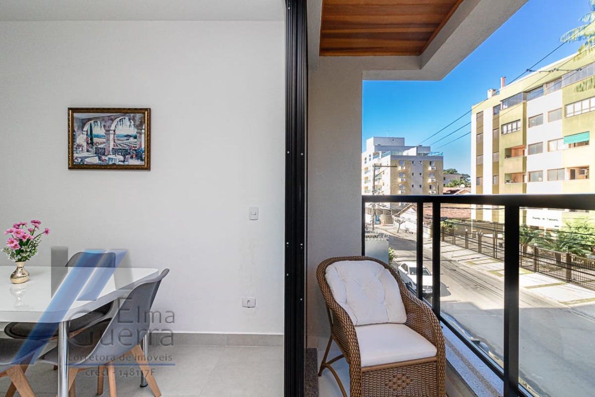 Ubatuba, Praia do Tenório - Apartamento com 02 suites e área de lazer.