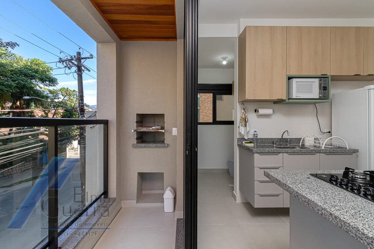 Ubatuba, Praia do Tenório - Apartamento com 02 suites e área de lazer.