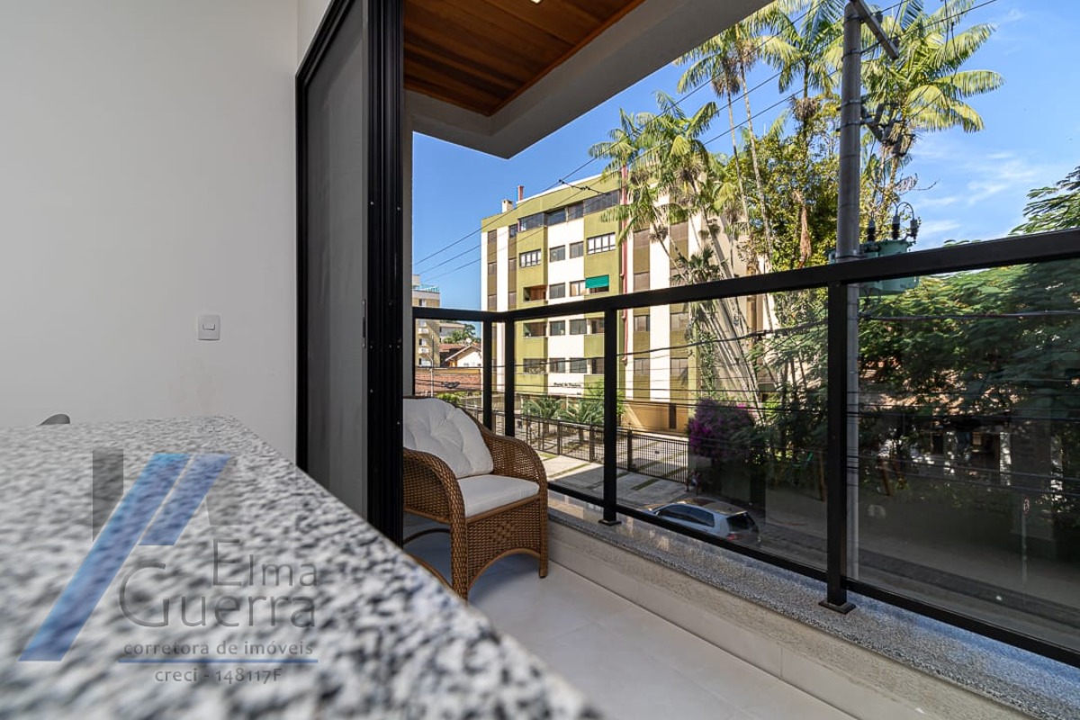 Ubatuba, Praia do Tenório - Apartamento com 02 suites e área de lazer.