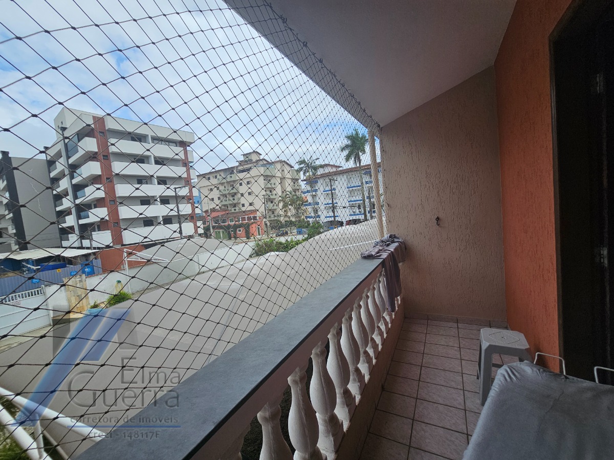 Ubatuba, Praia do Tenório - Casa sobrado geminado em condóminio com 02 dormitorios, a 300 metros da praia.