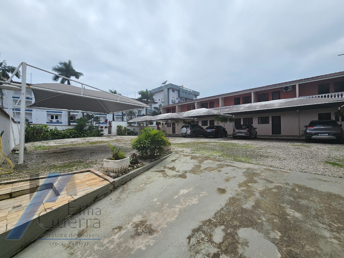 Ubatuba, Praia do Tenório - Casa sobrado geminado em condóminio com 02 dormitorios, a 300 metros da praia.