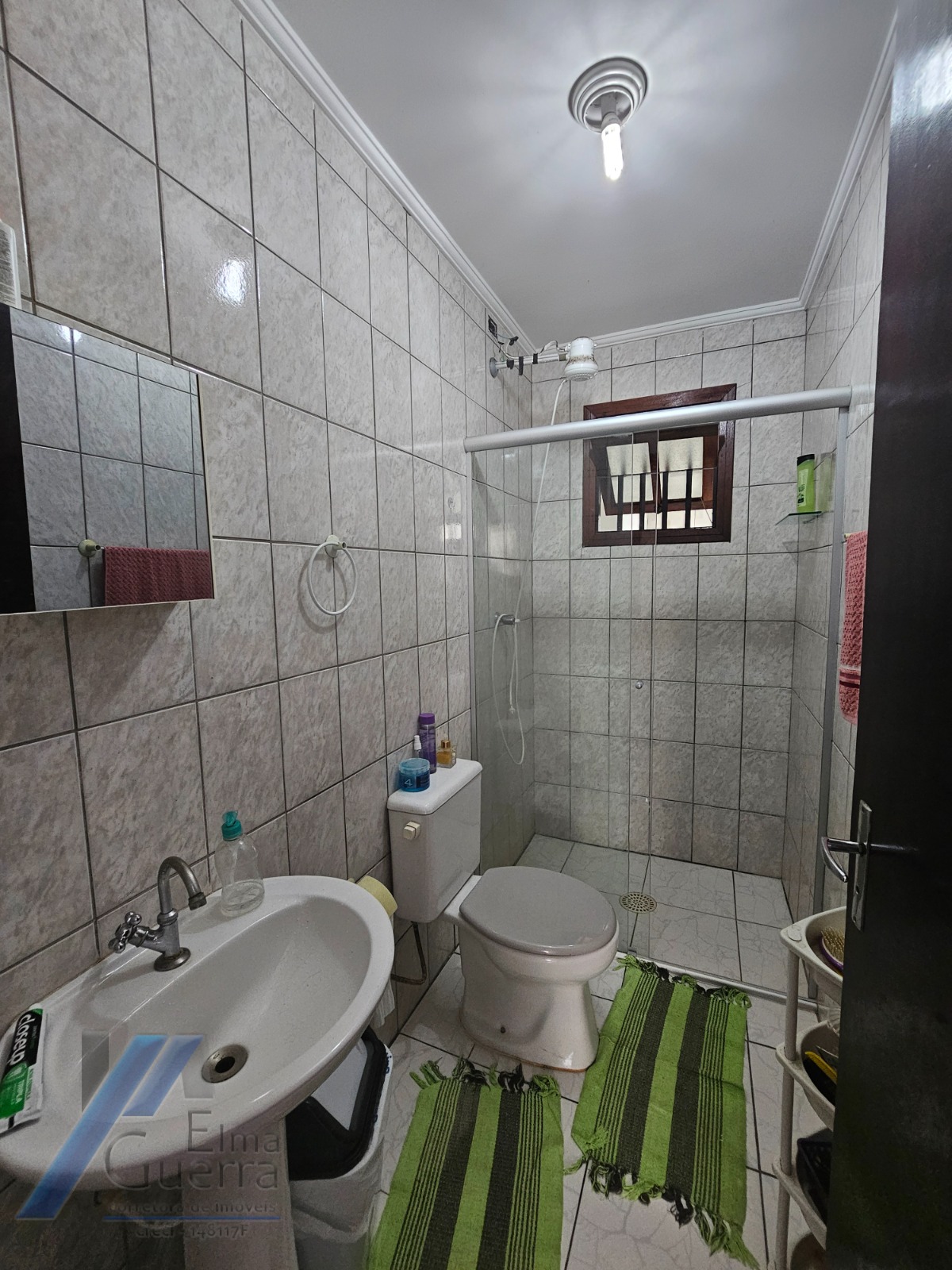 Ubatuba, Praia do Tenório - Casa sobrado geminado em condóminio com 02 dormitorios, a 300 metros da praia.