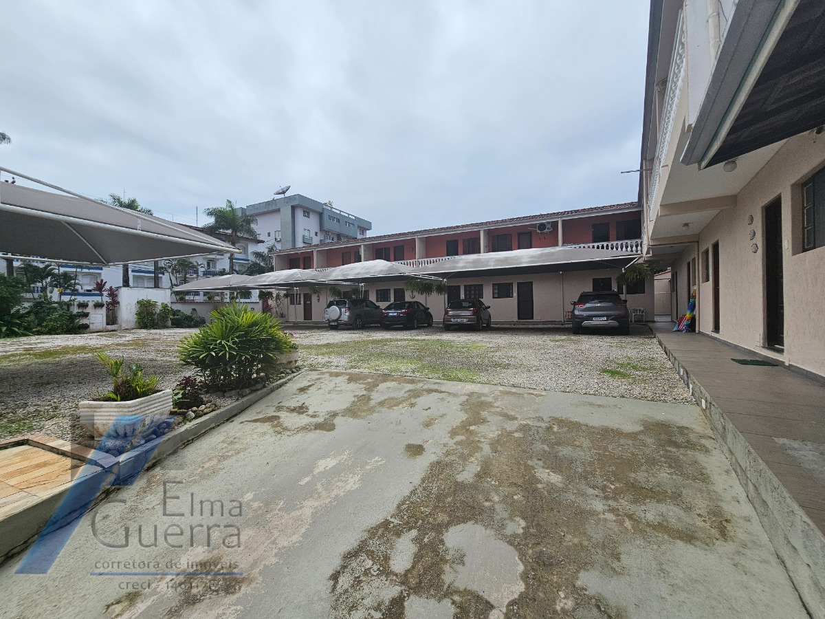Ubatuba, Praia do Tenório - Casa sobrado geminado em condóminio com 02 dormitorios, a 300 metros da praia.