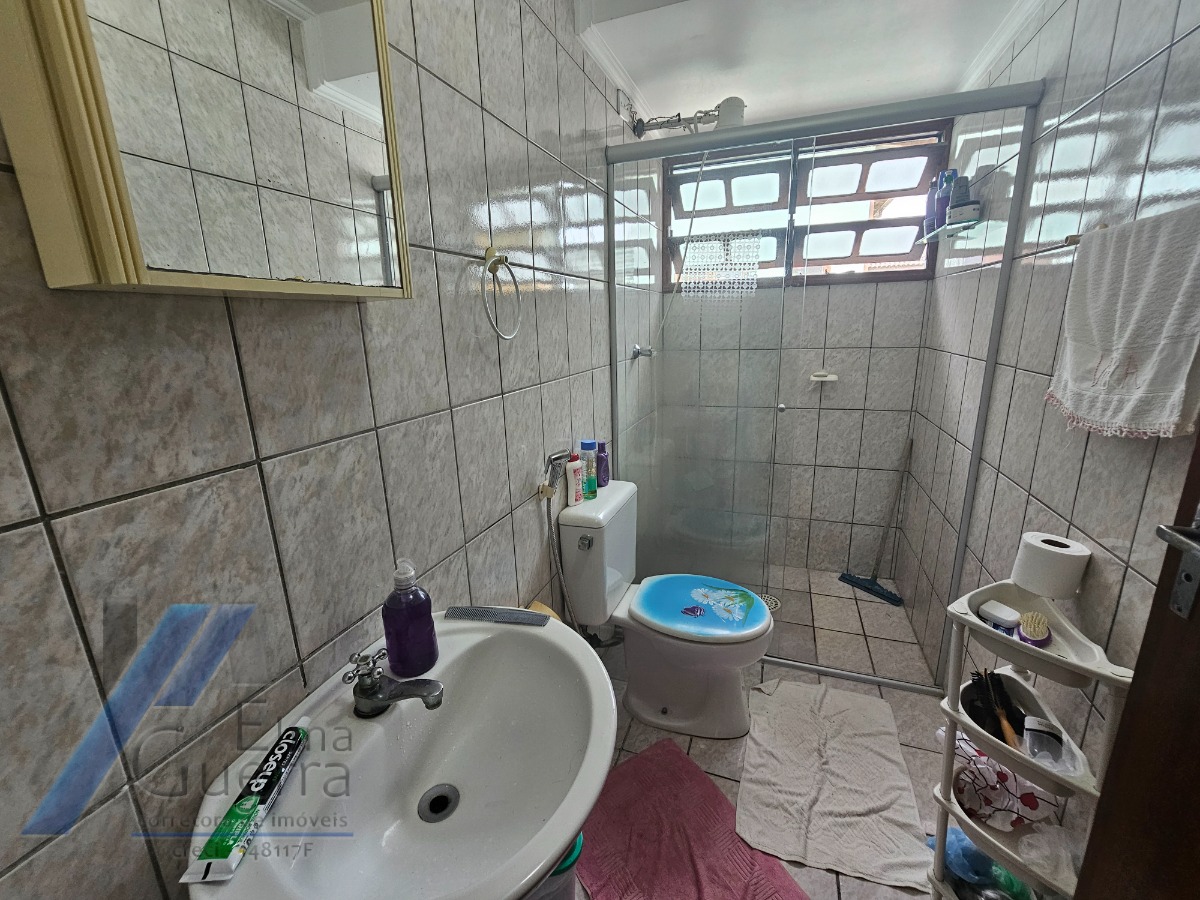 Ubatuba, Praia do Tenório - Casa sobrado geminado em condóminio com 02 dormitorios, a 300 metros da praia.