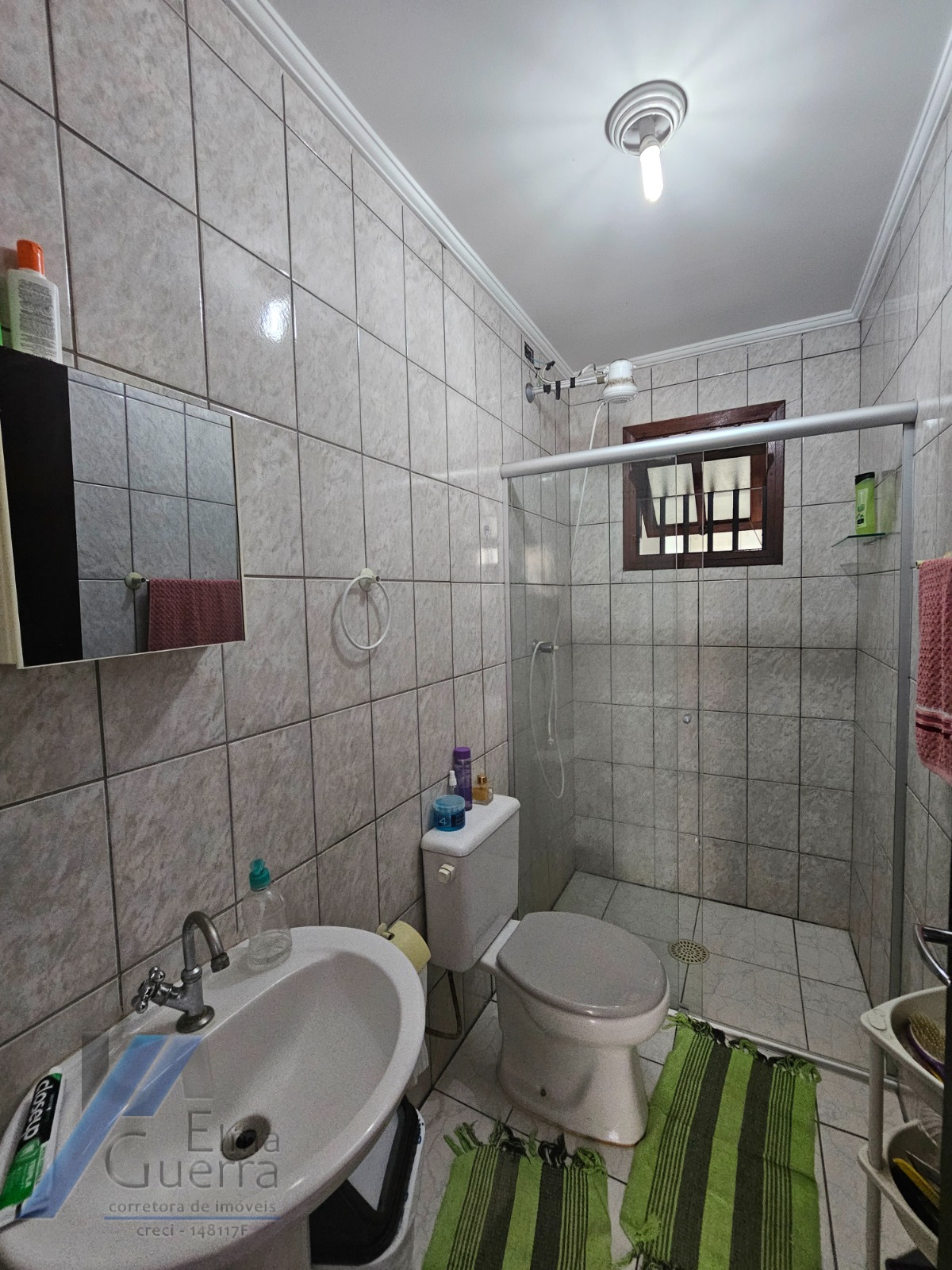 Ubatuba, Praia do Tenório - Casa sobrado geminado em condóminio com 02 dormitorios, a 300 metros da praia.