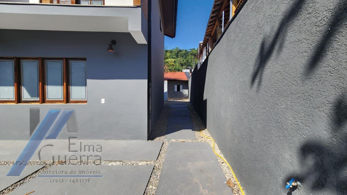 Ubatuba, pereque-açú - Casa sobrado com 04 dormitorios sendo 01 suite, casa nova.