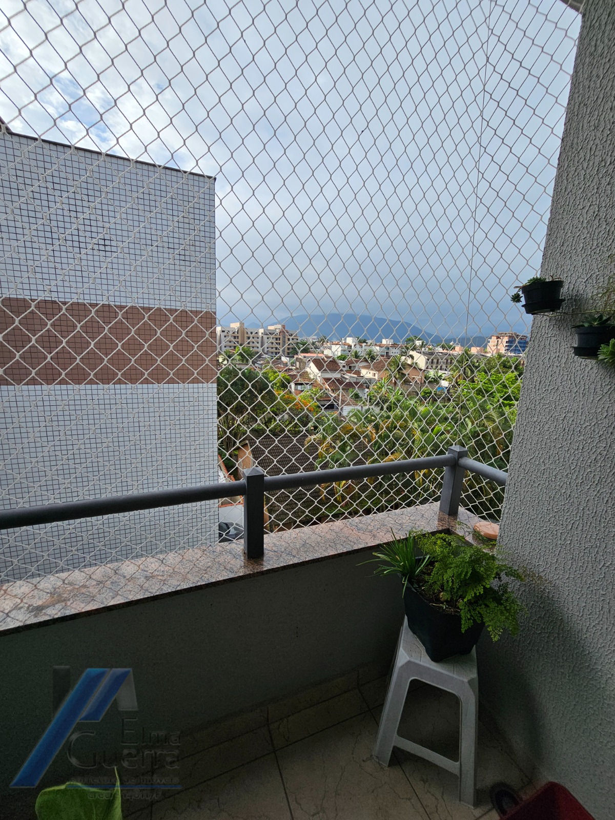 Ubatuba, Tenório - Apartamento duplex, com 03 dormitorios, sendo 02 suites..