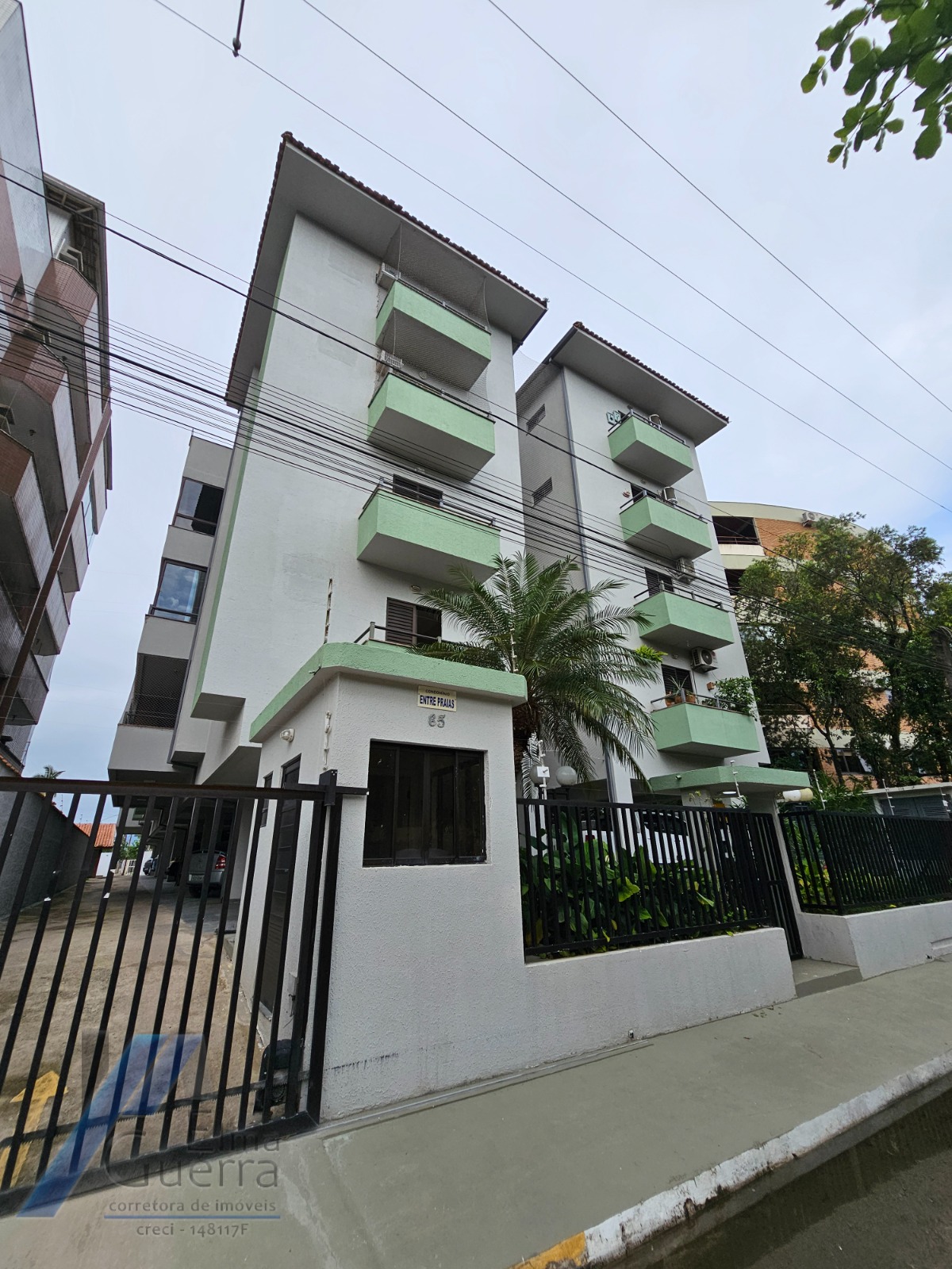 Ubatuba, Tenório - Apartamento duplex, com 03 dormitorios, sendo 02 suites..