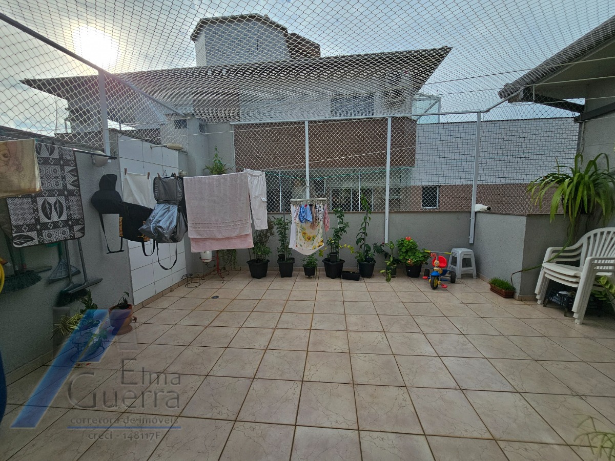Ubatuba, Tenório - Apartamento duplex, com 03 dormitorios, sendo 02 suites..