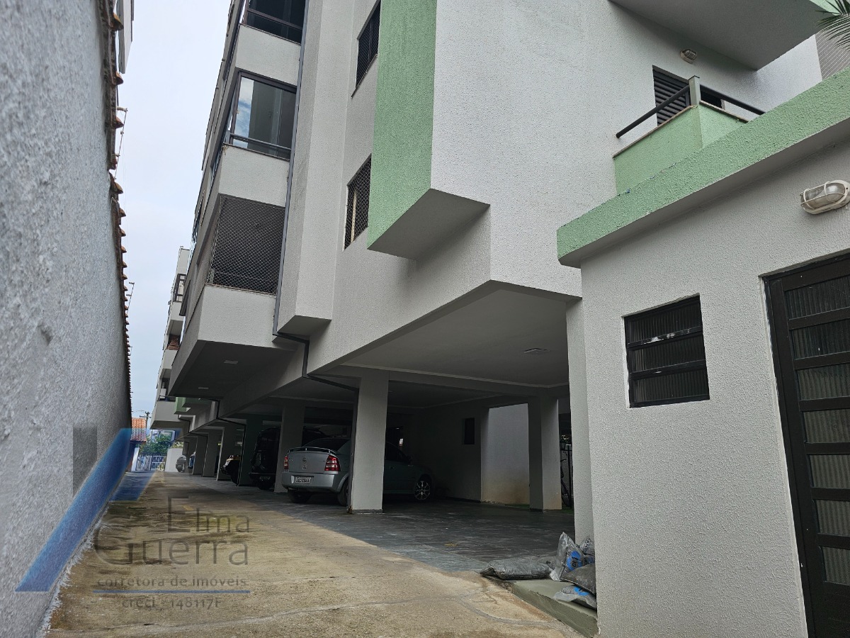 Ubatuba, Tenório - Apartamento duplex, com 03 dormitorios, sendo 02 suites..