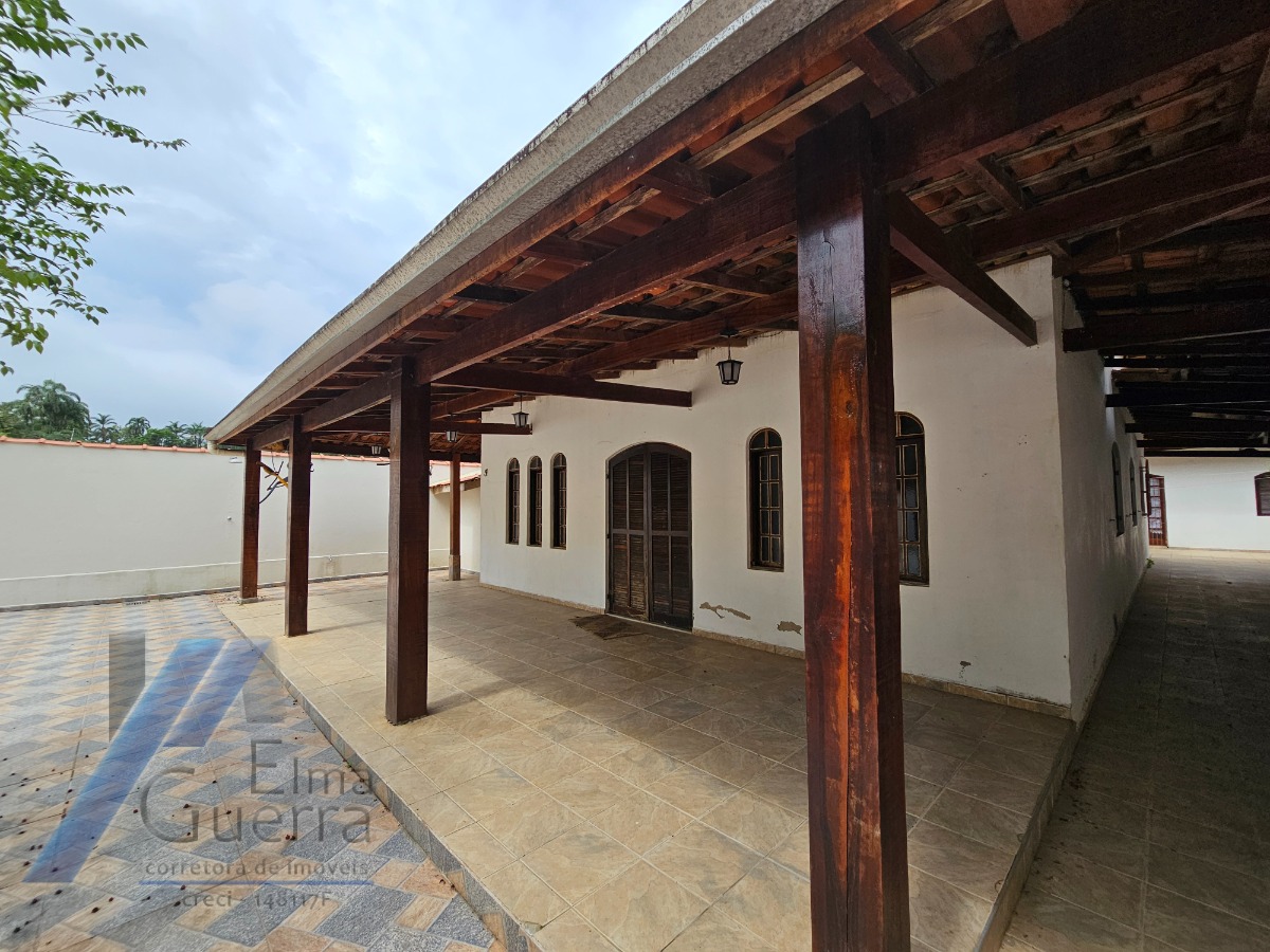 Ubatuba, Ressaca - Casa em condominio fechado com 03 dormitórios.