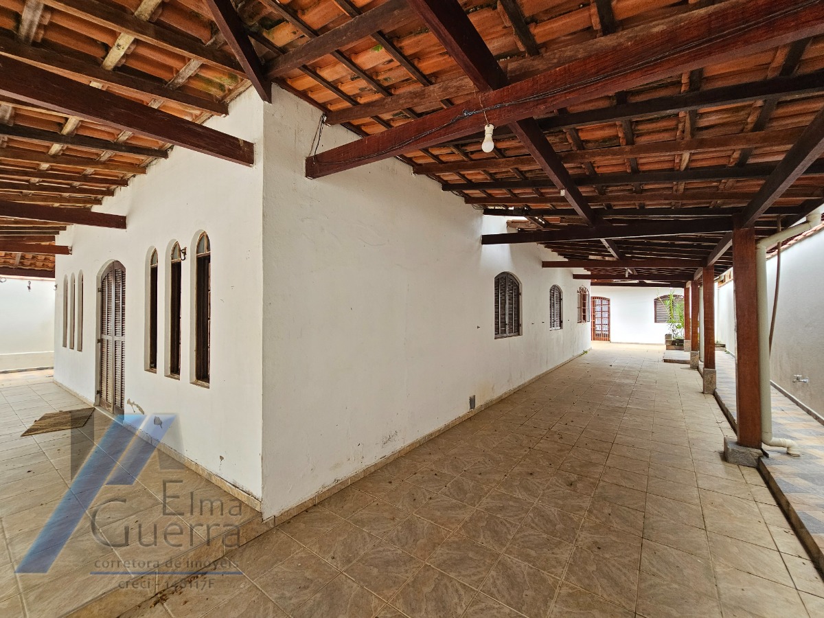 Ubatuba, Ressaca - Casa em condominio fechado com 03 dormitórios.