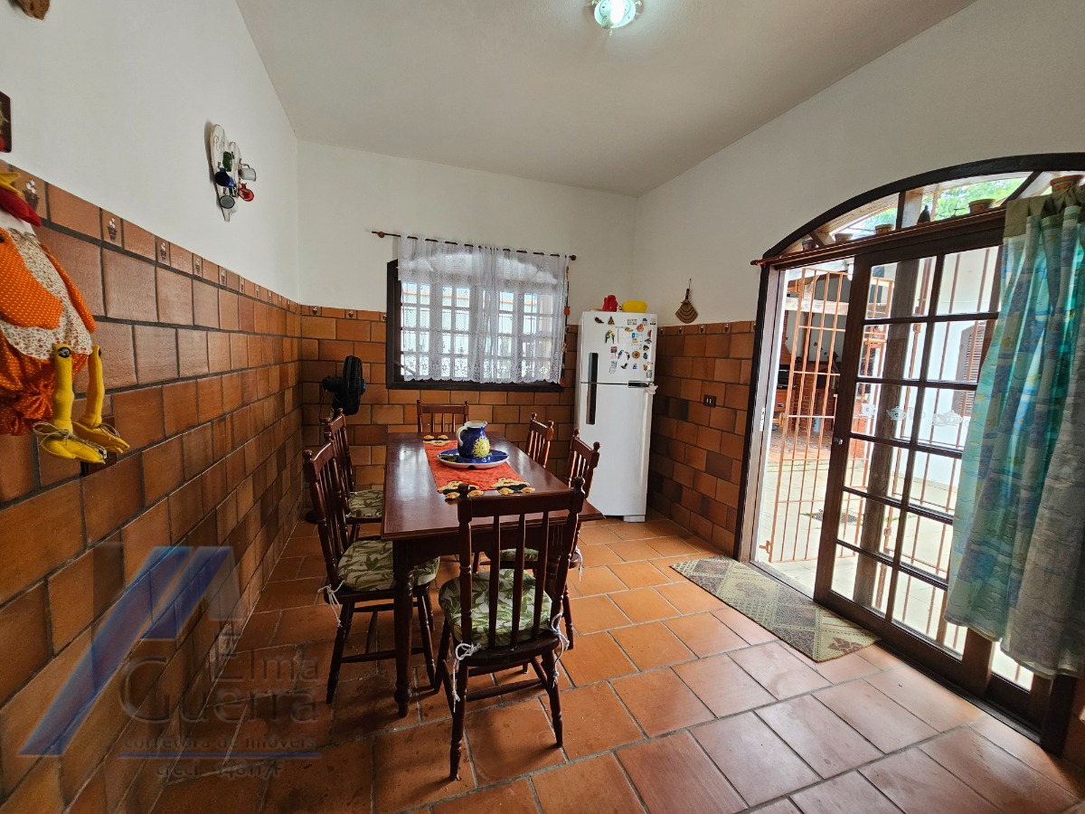 Ubatuba, Ressaca - Casa em condominio fechado com 03 dormitórios.