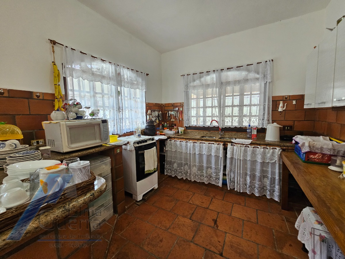 Ubatuba, Ressaca - Casa em condominio fechado com 03 dormitórios.