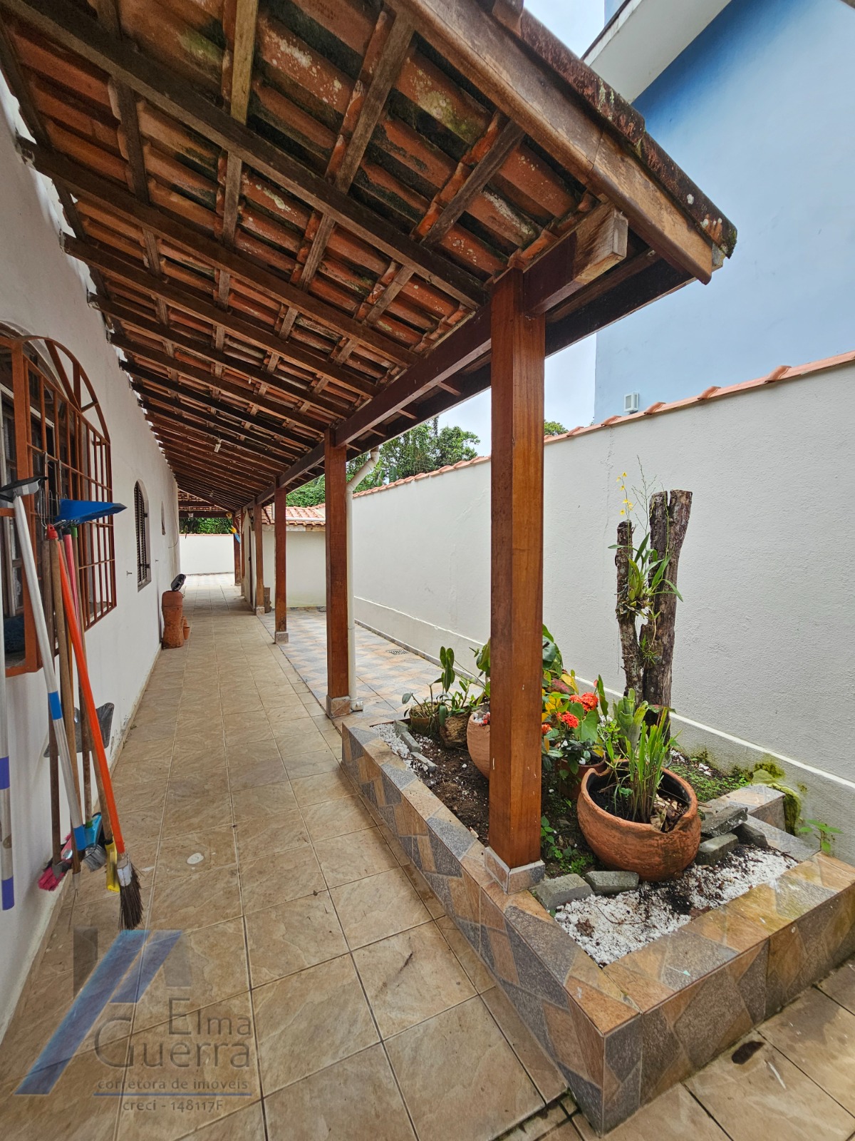 Ubatuba, Ressaca - Casa em condominio fechado com 03 dormitórios.