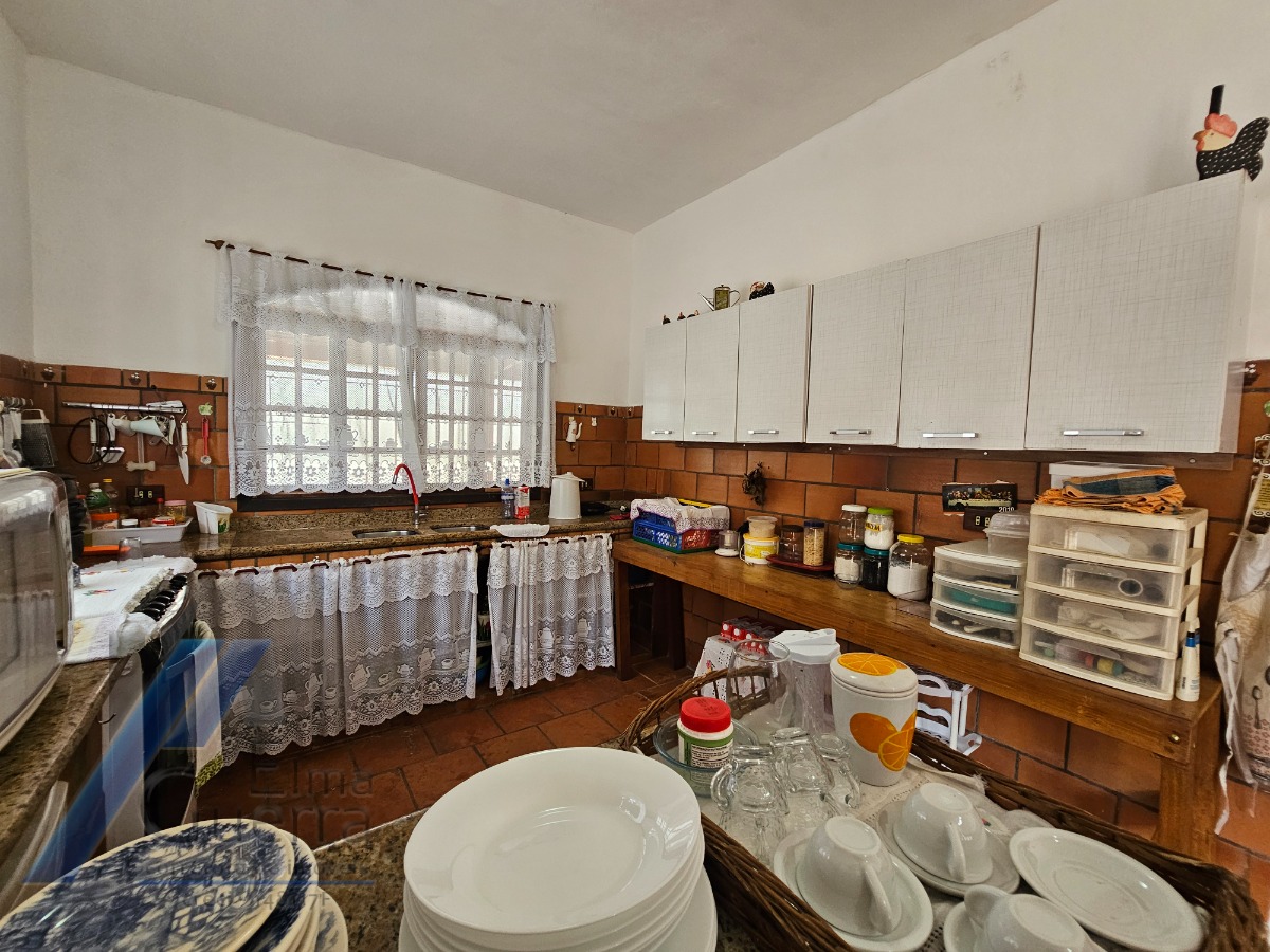 Ubatuba, Ressaca - Casa em condominio fechado com 03 dormitórios.