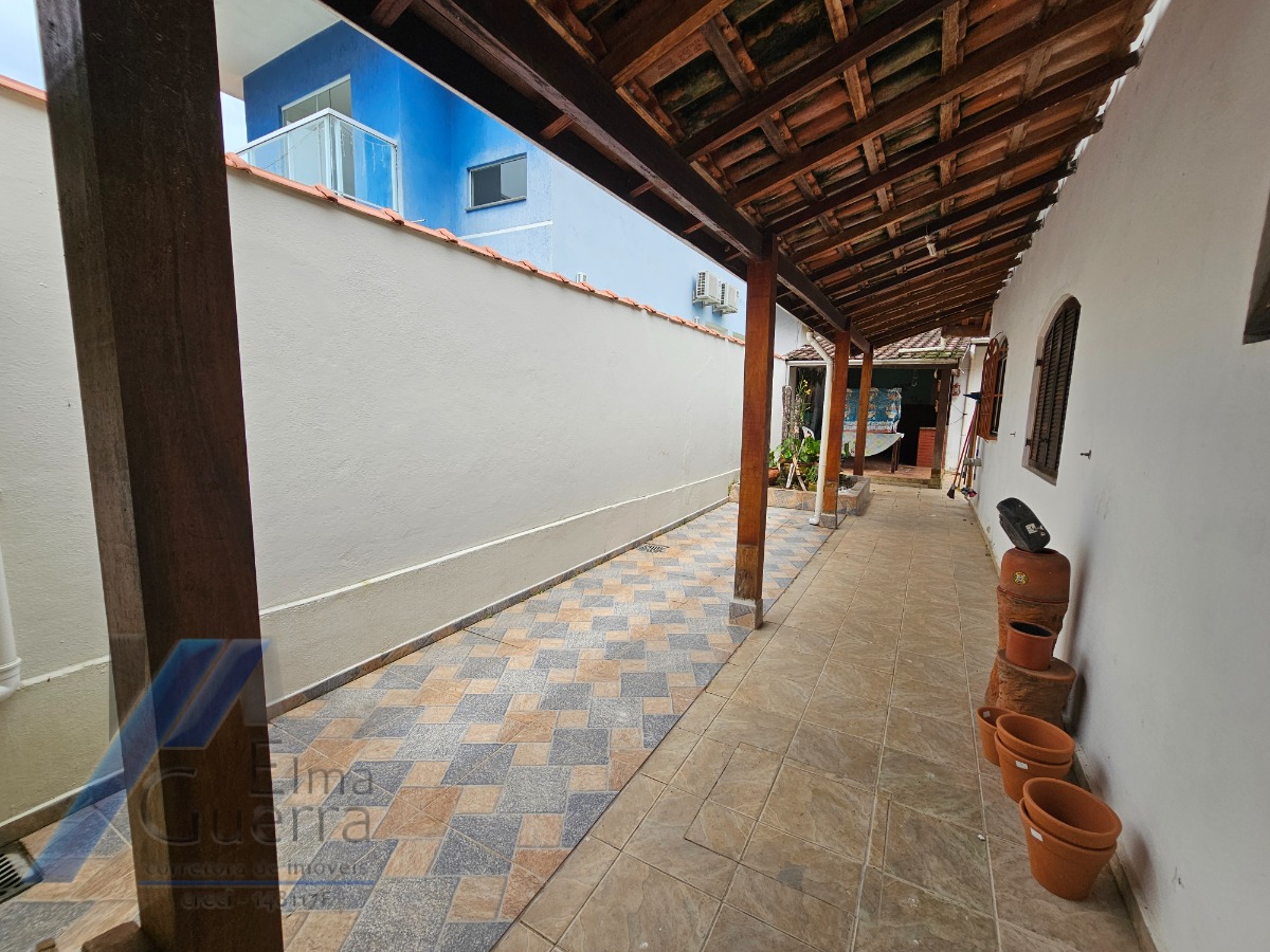 Ubatuba, Ressaca - Casa em condominio fechado com 03 dormitórios.