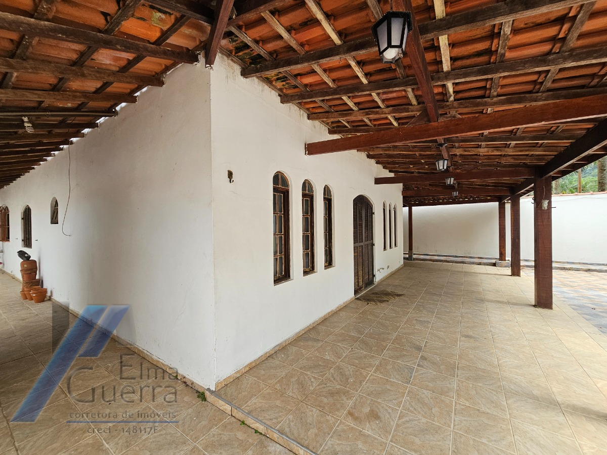 Ubatuba, Ressaca - Casa em condominio fechado com 03 dormitórios.