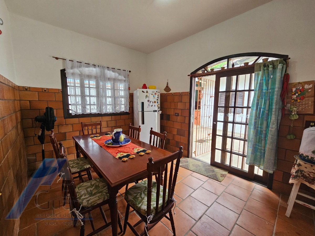 Ubatuba, Ressaca - Casa em condominio fechado com 03 dormitórios.