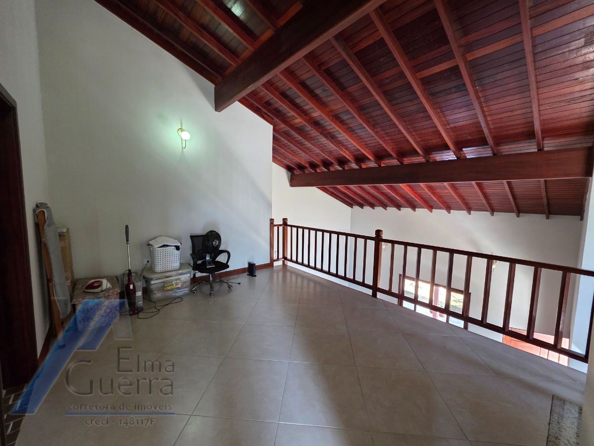 Ubatuba, Jardim Carolina - Linda Casa asobradada com 03 Dormitórios, sendo 02 suites, com terreno de 366m2.