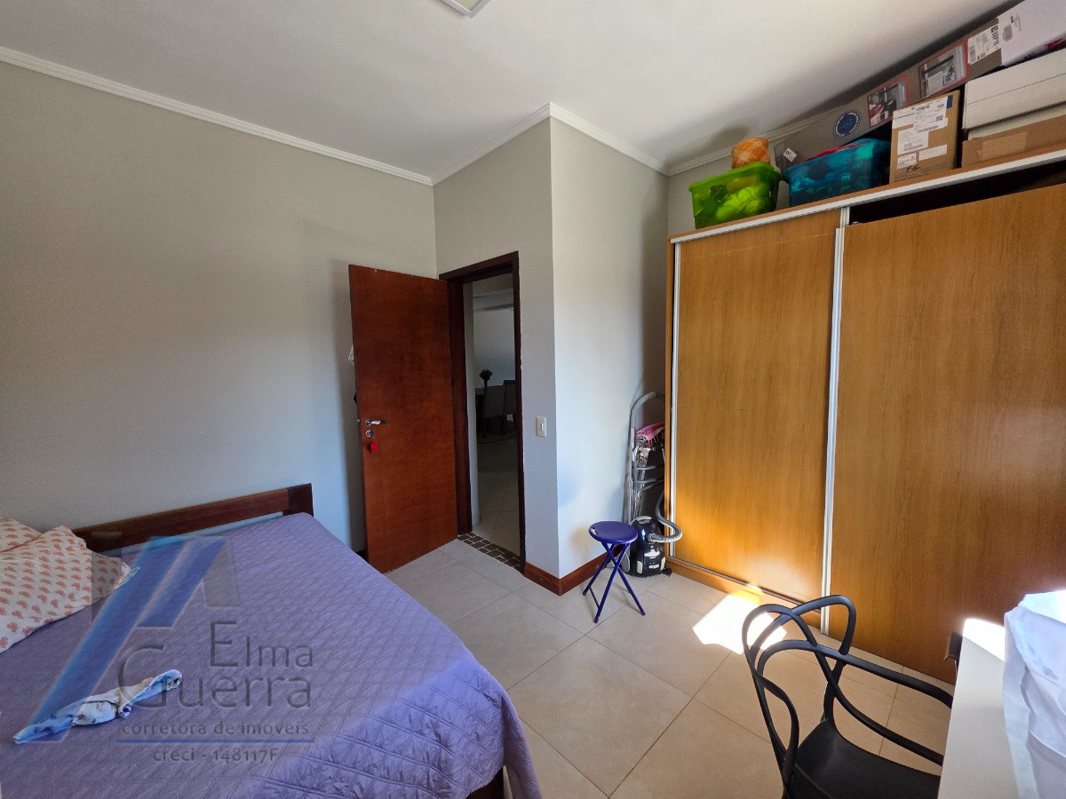 Ubatuba, Jardim Carolina - Linda Casa asobradada com 03 Dormitórios, sendo 02 suites, com terreno de 366m2.