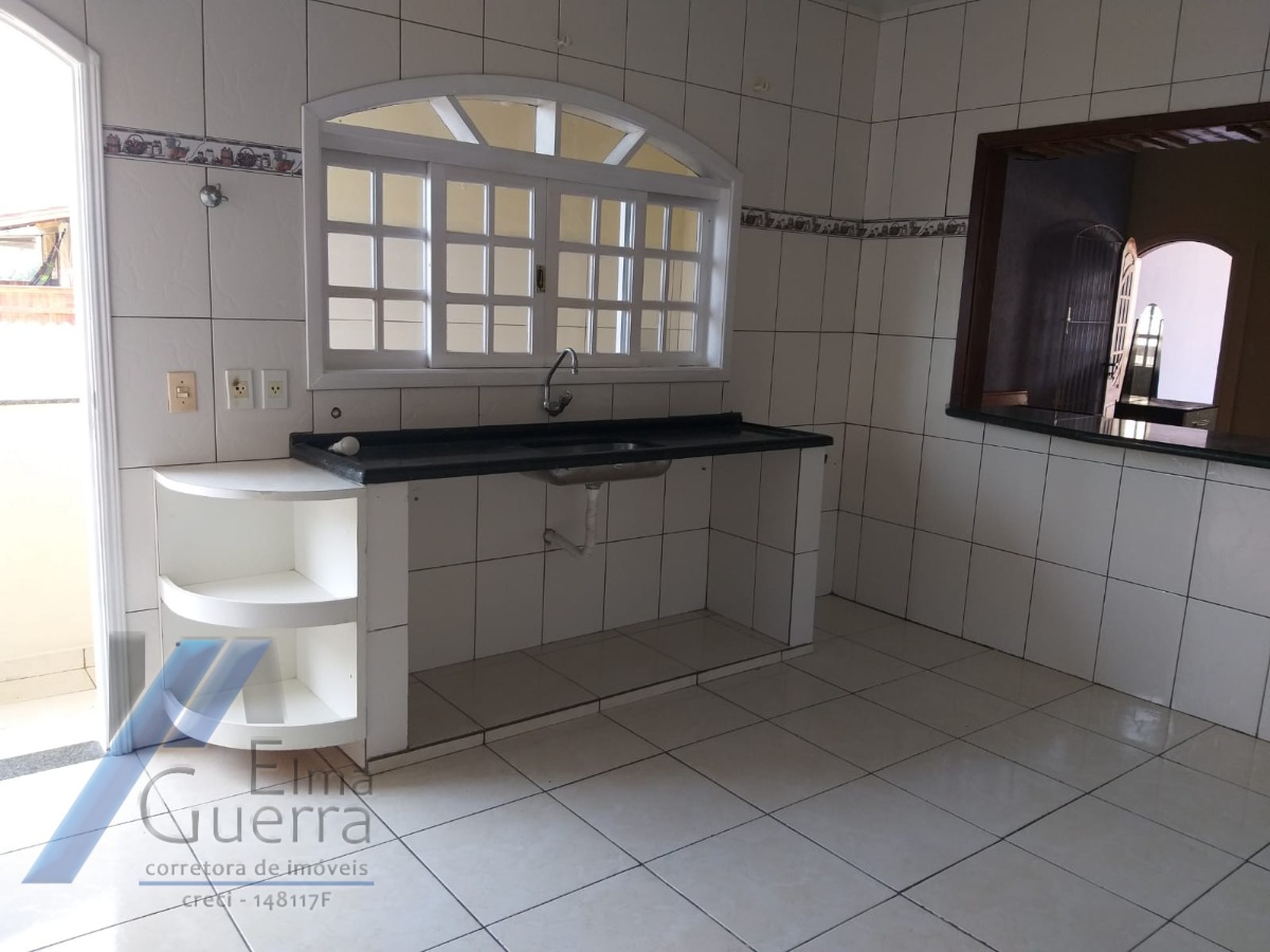 Ubatuba, Centro - Imovel com 02 casas mais edicula com terreno de 300 m2.