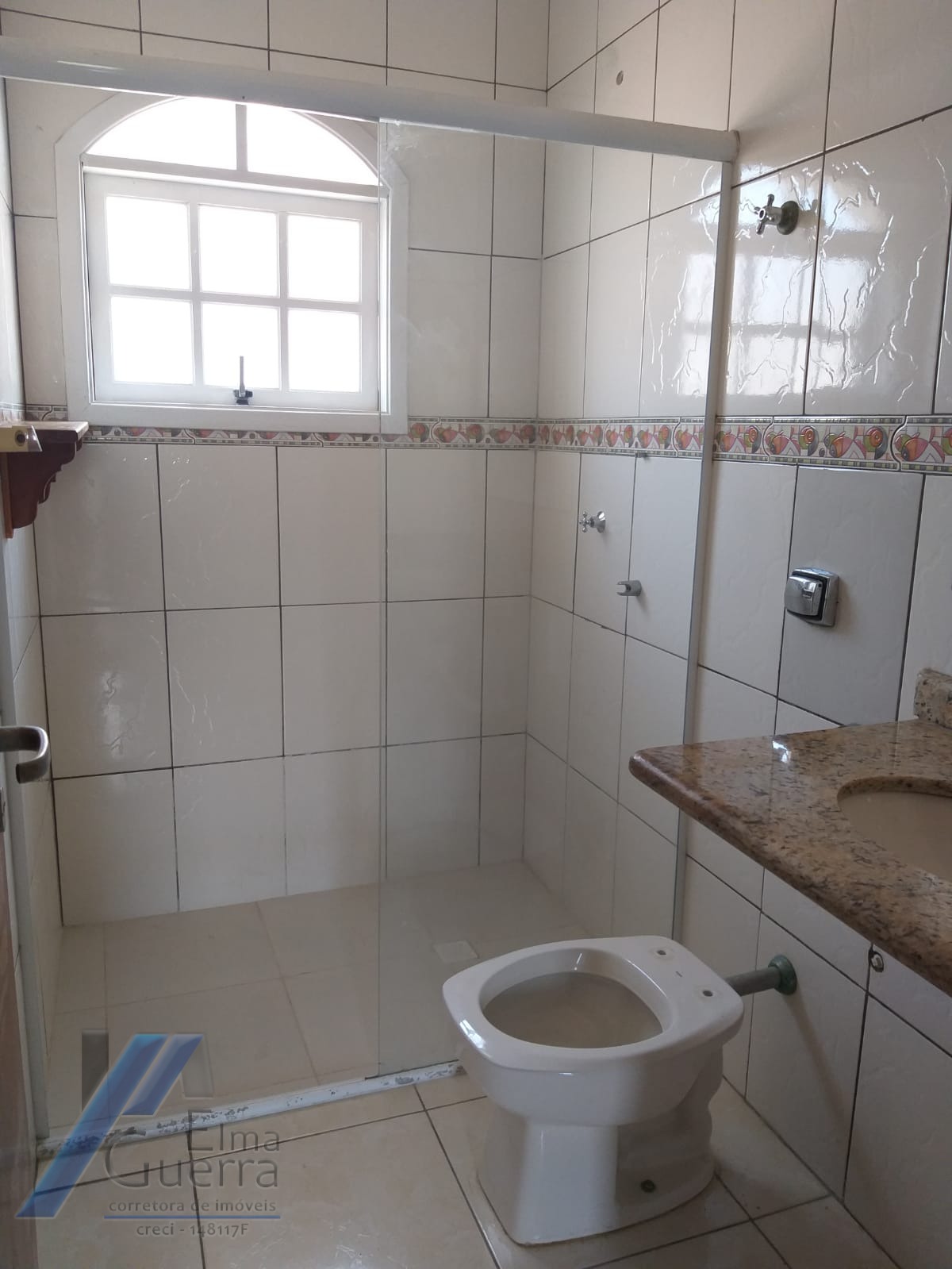 Ubatuba, Centro - Imovel com 02 casas mais edicula com terreno de 300 m2.