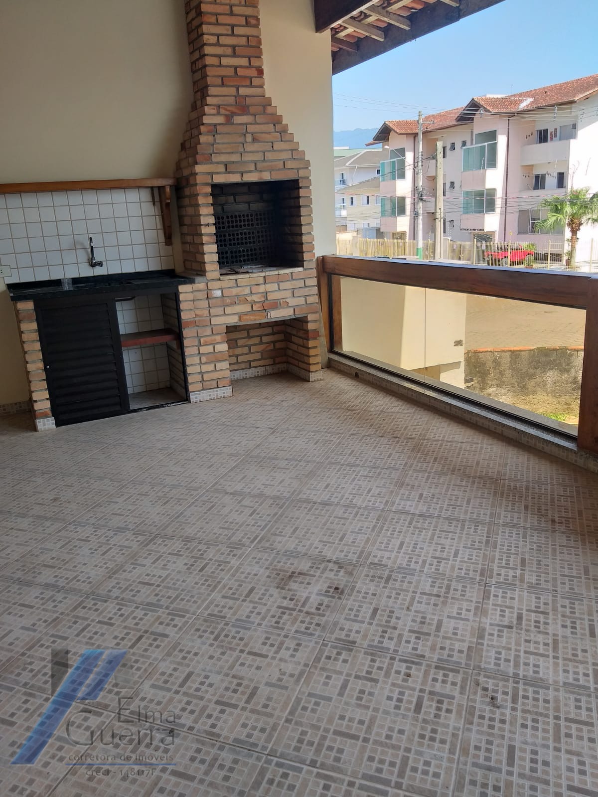 Ubatuba, Centro - Imovel com 02 casas mais edicula com terreno de 300 m2.