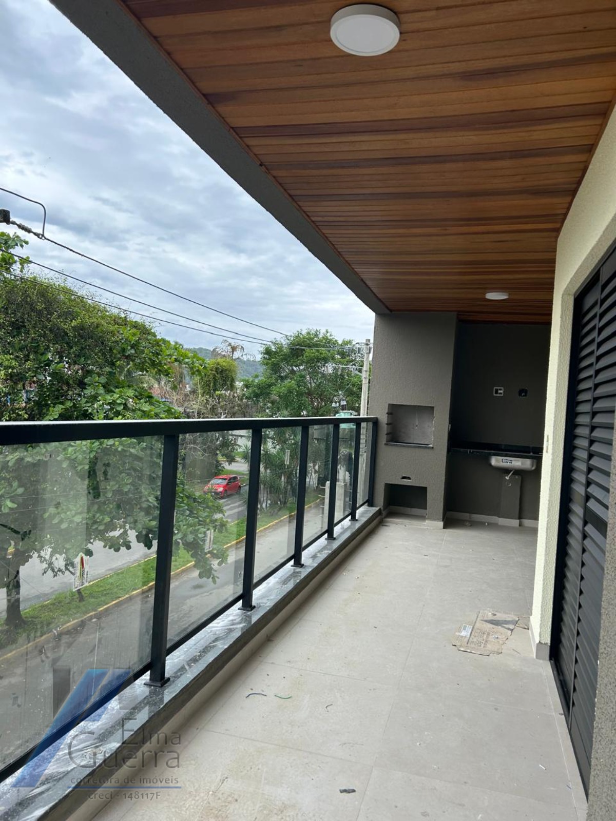 Ubatuba, Itaguá - Apto com 02 dormitórios sendo 01 suíte, em fase final de obra.