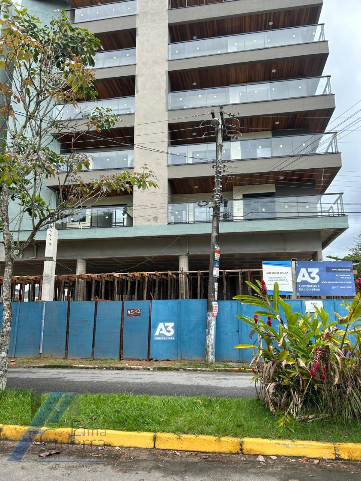 Ubatuba, Itaguá - Apto com 02 dormitórios sendo 01 suíte, em fase final de obra.