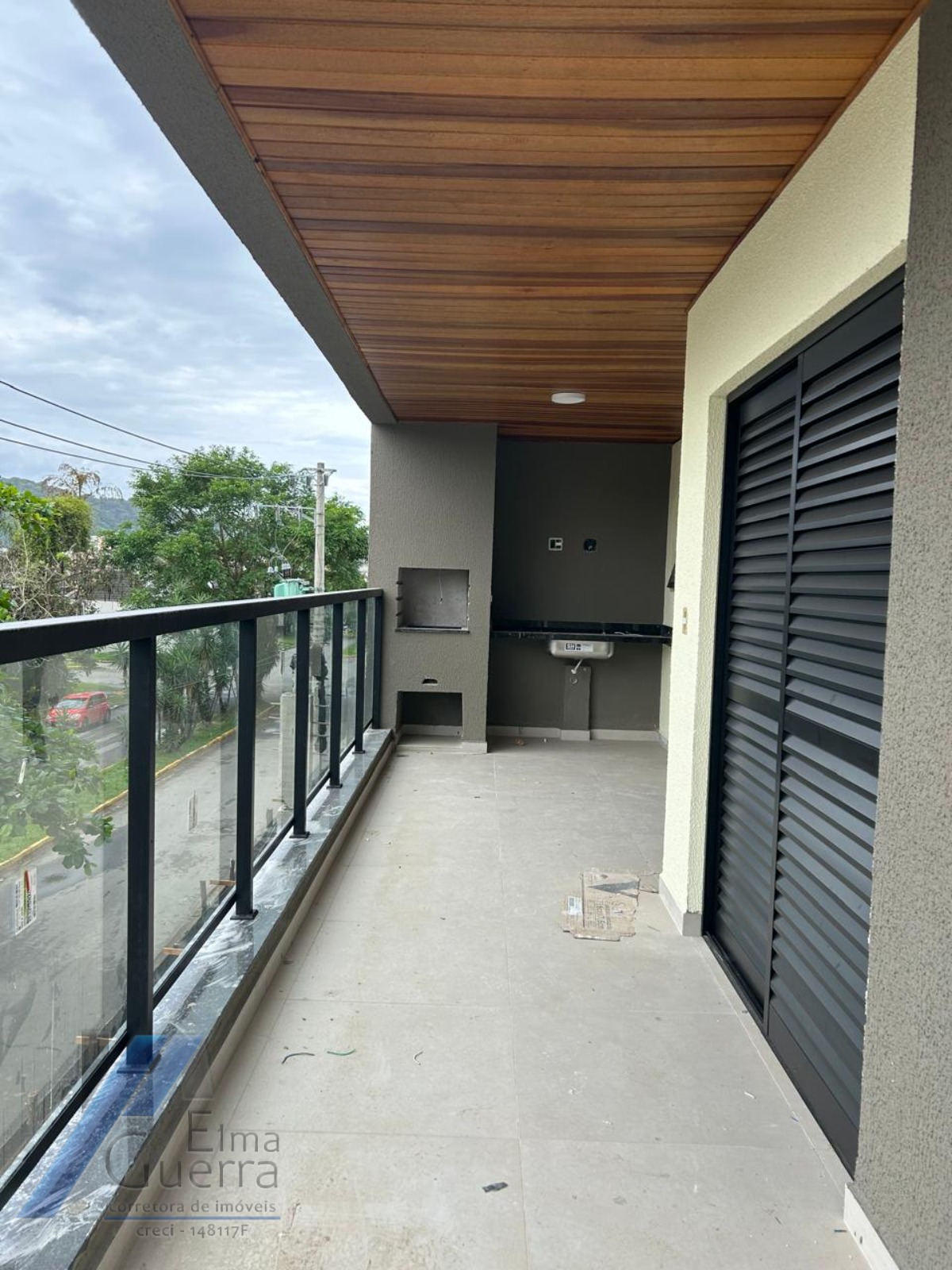 Ubatuba, Itaguá - Apto com 02 dormitórios sendo 01 suíte, em fase final de obra.