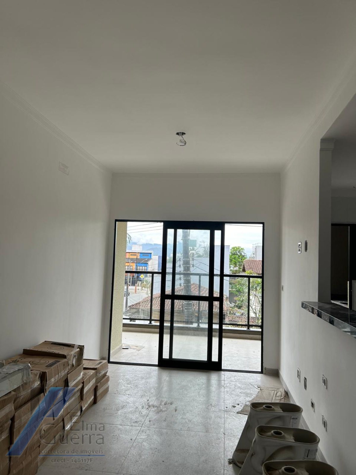Ubatuba, Itaguá - Apto com 02 dormitórios sendo 01 suíte, em fase final de obra.