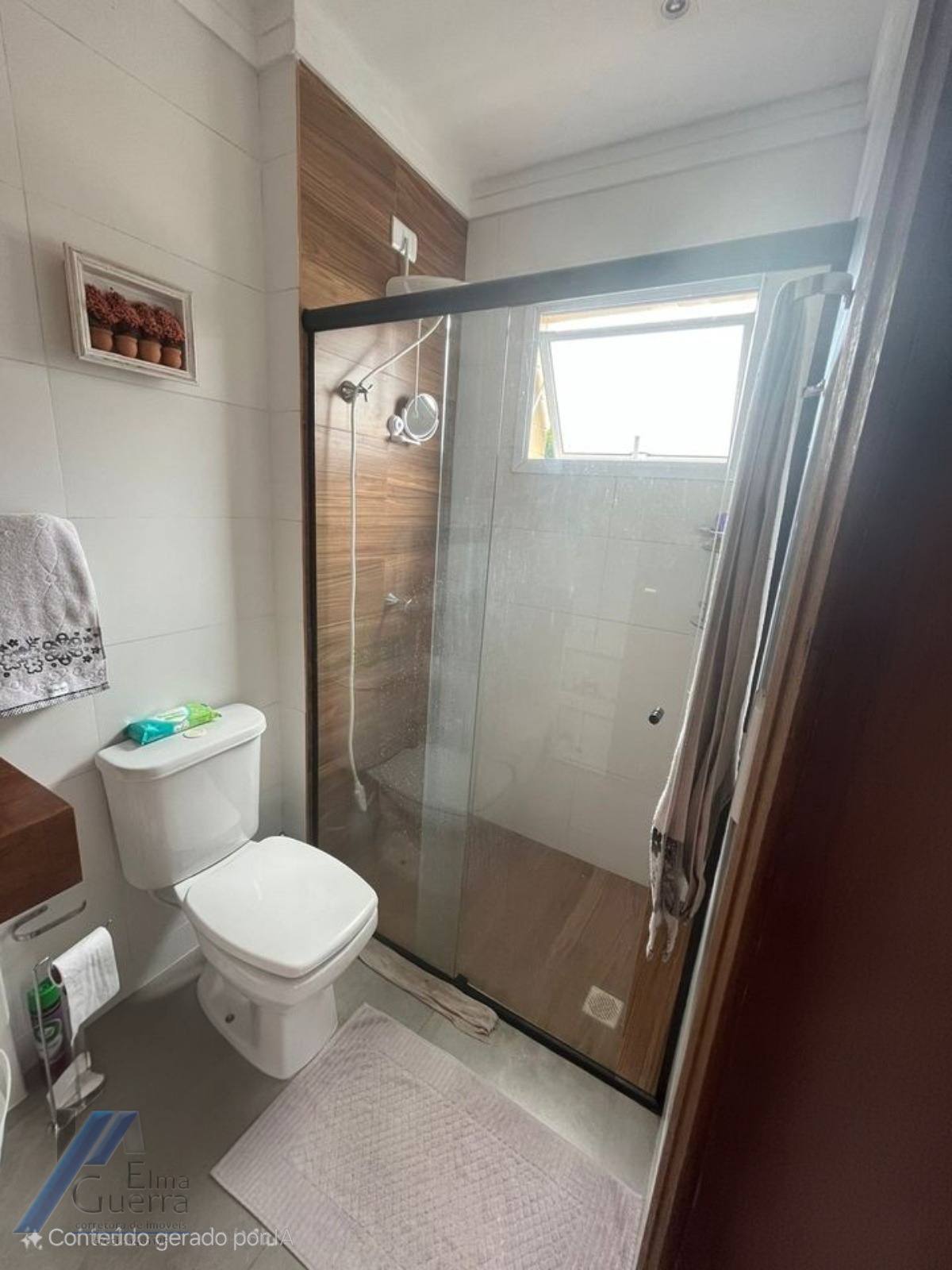 Ubatuba, Itagua - Apartamento de 02 dormitórios sendo 01 suíte e área de lazer.