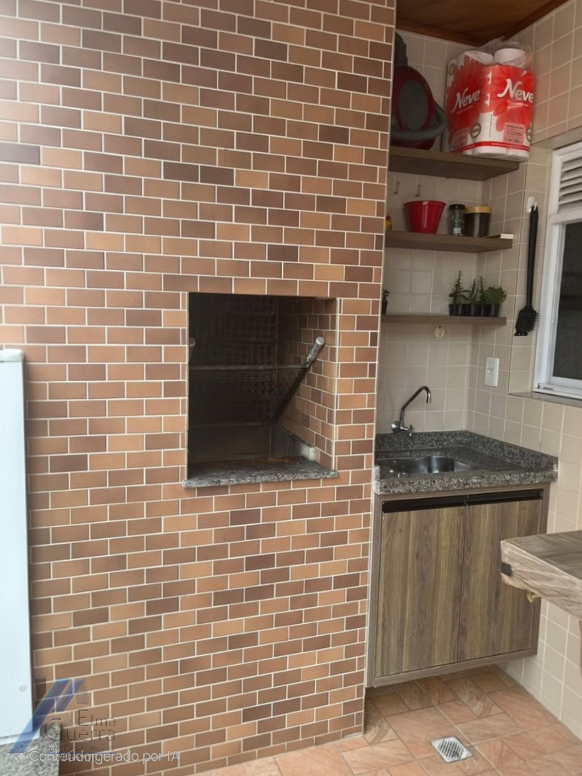 Ubatuba, Itagua - Apartamento de 02 dormitórios sendo 01 suíte e área de lazer.