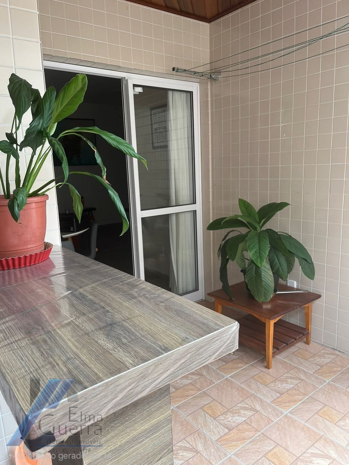 Ubatuba, Itagua - Apartamento de 02 dormitórios sendo 01 suíte e área de lazer.