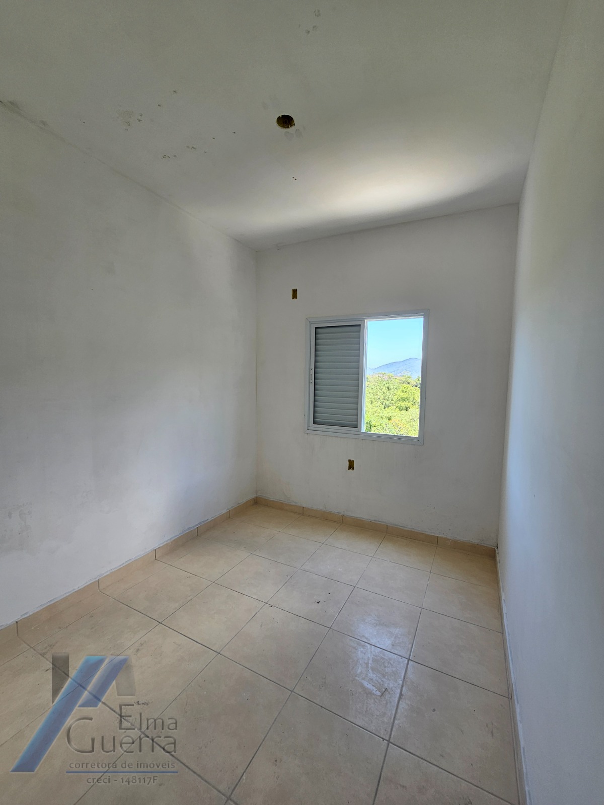Ubatuba - Pereque açu - Apartamento com 02 dormitórios sendo 01 suíte e área de lazer.