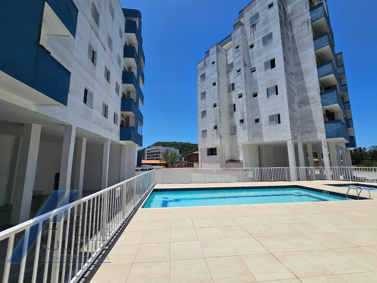 Ubatuba - Pereque açu - Apartamento com 02 dormitórios sendo 01 suíte e área de lazer.