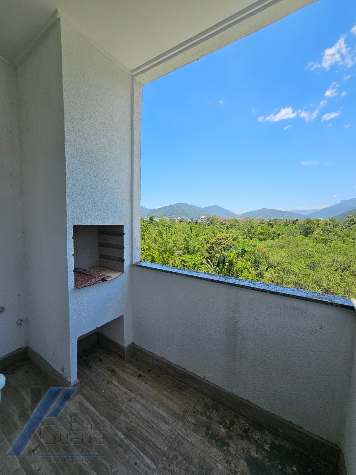 Ubatuba - Pereque açu - Apartamento com 02 dormitórios sendo 01 suíte e área de lazer.
