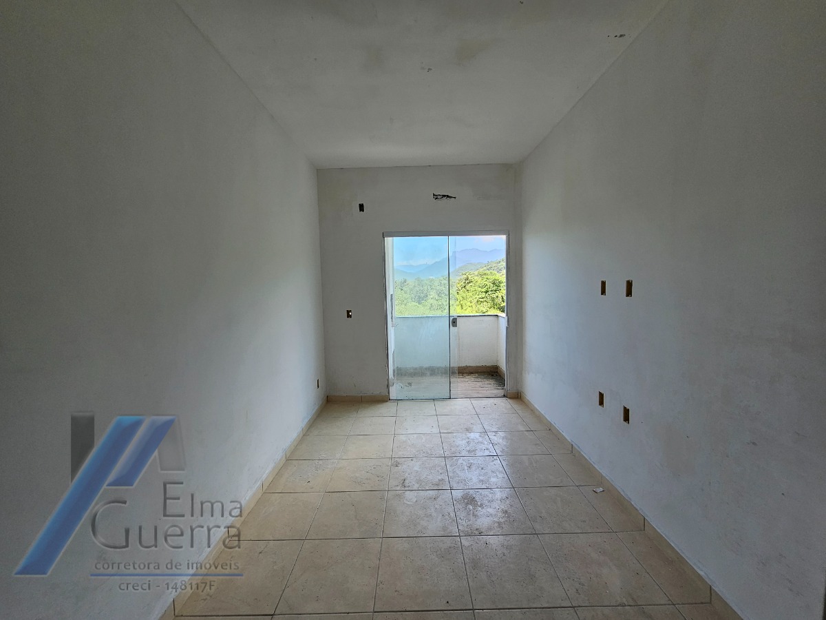 Ubatuba - Pereque açu - Apartamento com 02 dormitórios sendo 01 suíte e área de lazer.