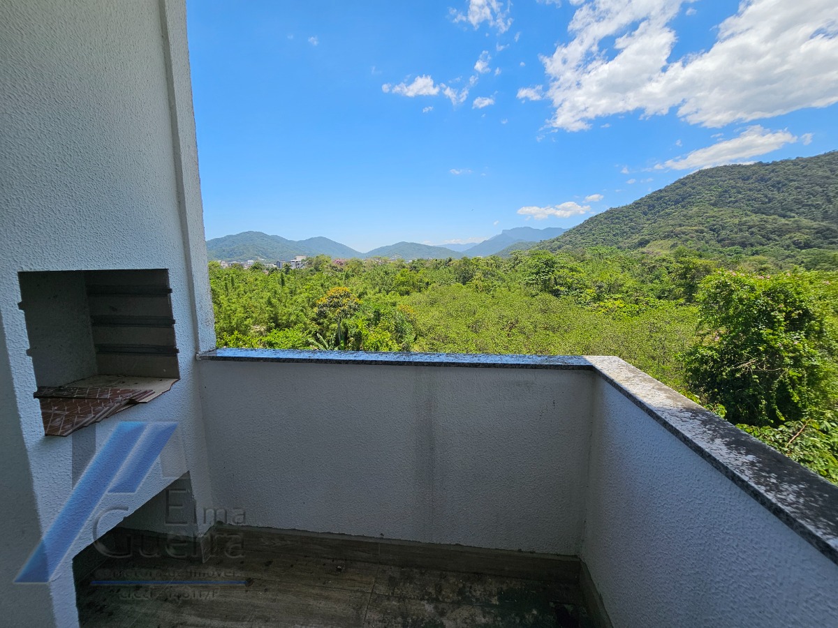 Ubatuba - Pereque açu - Apartamento com 02 dormitórios sendo 01 suíte e área de lazer.