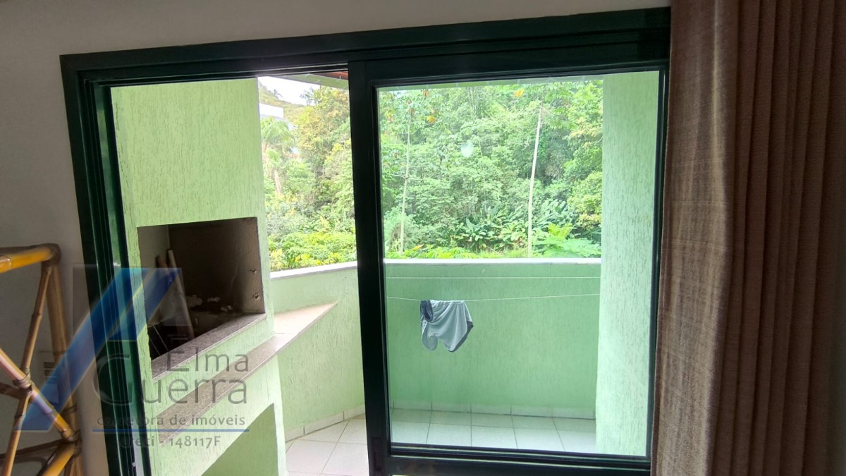Ubatuba, Praia Grande - apartamento com 02 dormitórios sendo 01 suíte e área de lazer.