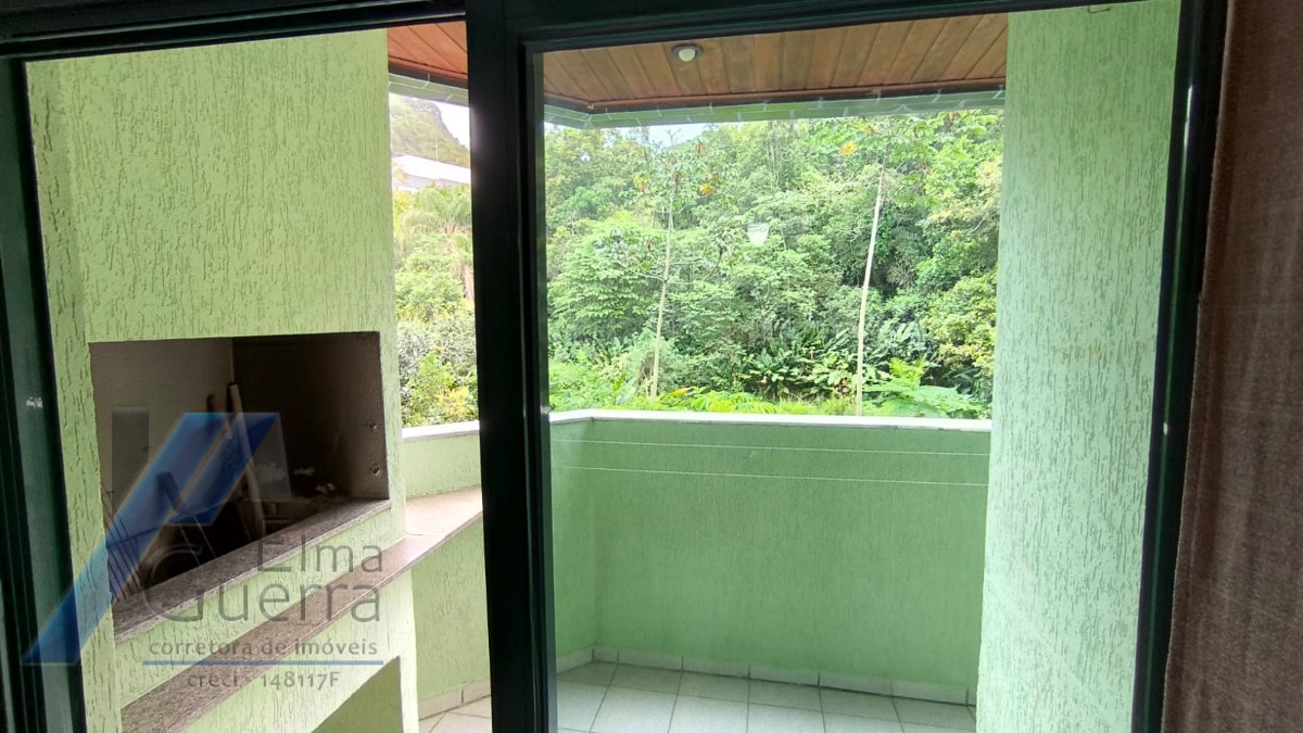 Ubatuba, Praia Grande - apartamento com 02 dormitórios sendo 01 suíte e área de lazer.