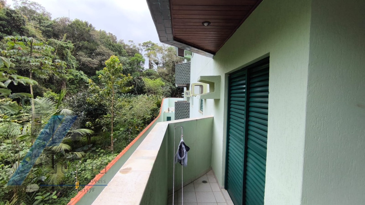 Ubatuba, Praia Grande - apartamento com 02 dormitórios sendo 01 suíte e área de lazer.