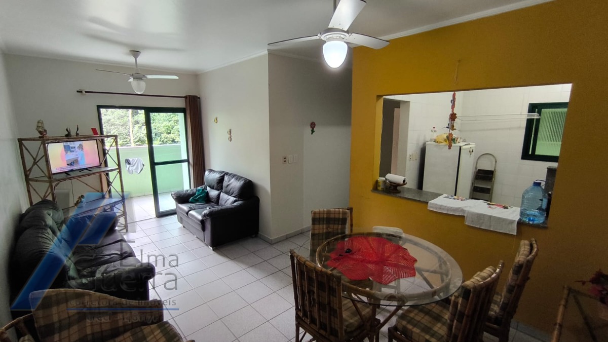 Ubatuba, Praia Grande - apartamento com 02 dormitórios sendo 01 suíte e área de lazer.