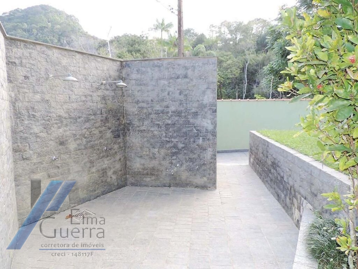 Ubatuba, Praia Grande - apartamento com 02 dormitórios sendo 01 suíte e área de lazer.