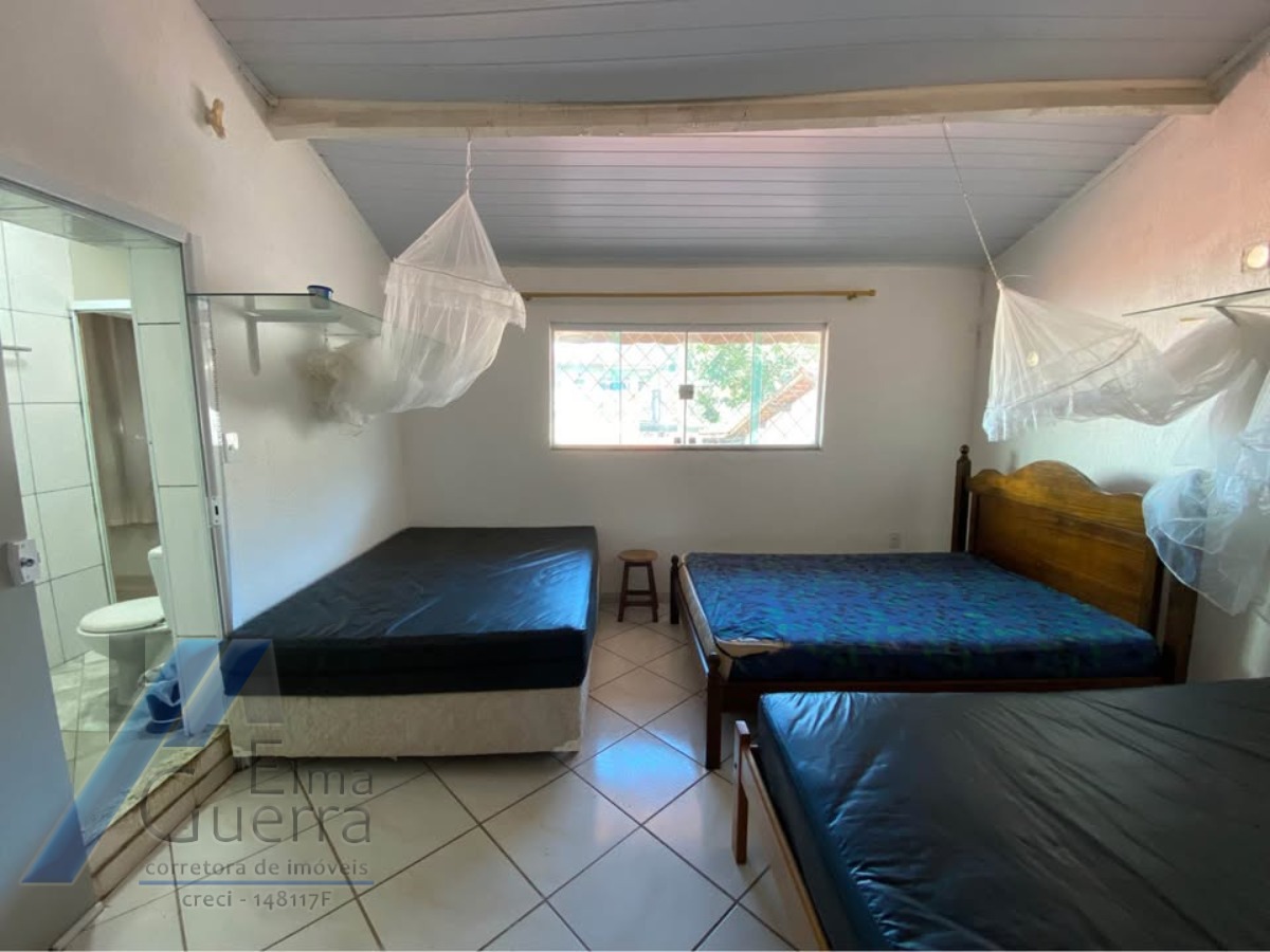 Ubatuba - Pereque açu. Casa sobrado com 03 suítes, a 400 metros da praia.
