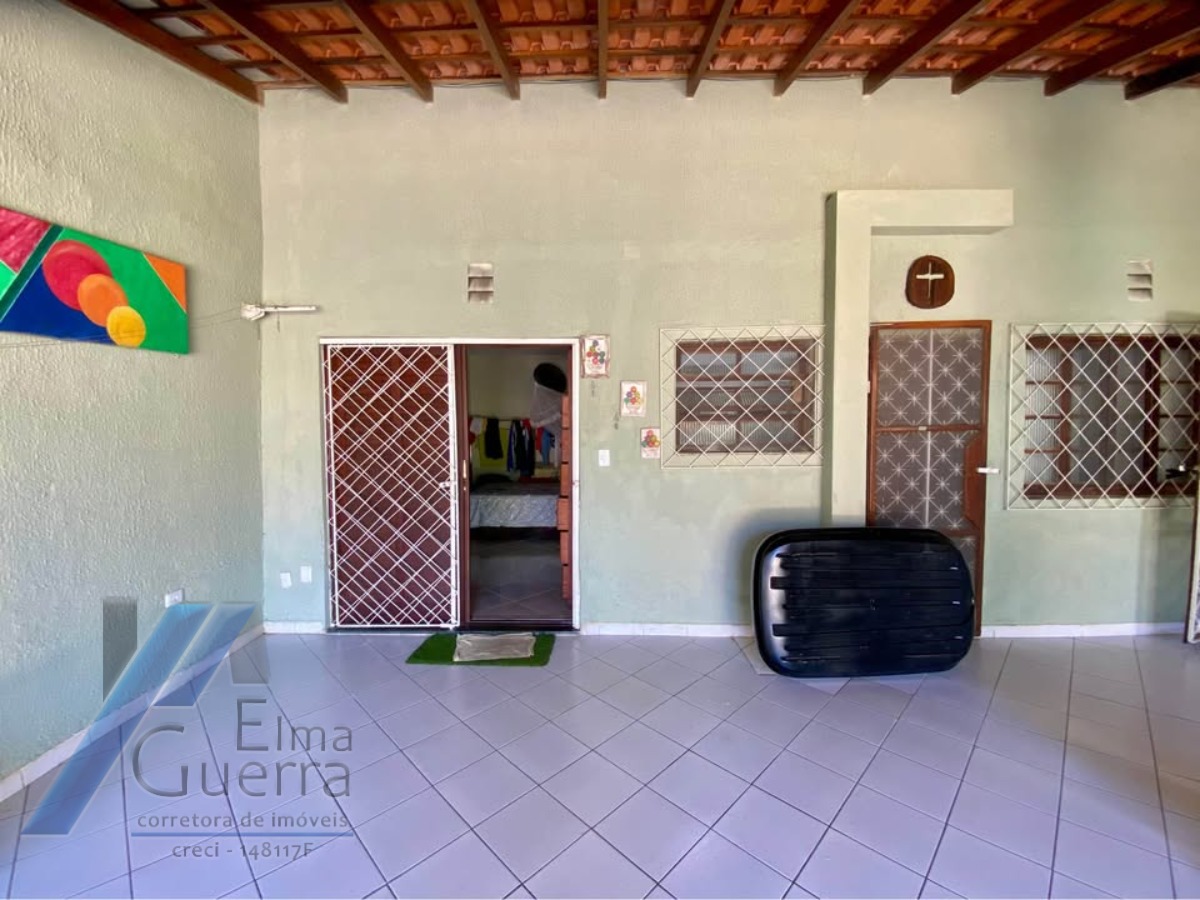 Ubatuba - Pereque açu. Casa sobrado com 03 suítes, a 400 metros da praia.