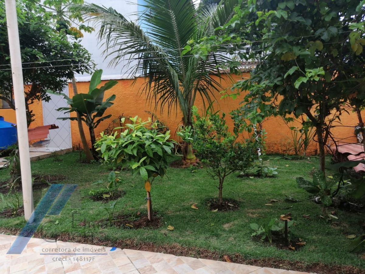 Ubatuba - Pereque açu. Casa sobrado com 03 suítes, a 400 metros da praia.