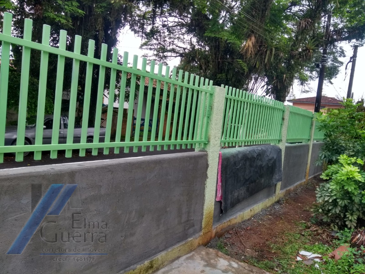 Ubatuba, Pereque Açu, Casa sobrado com 03 dormitorios, apenas 150 metros da Praia.